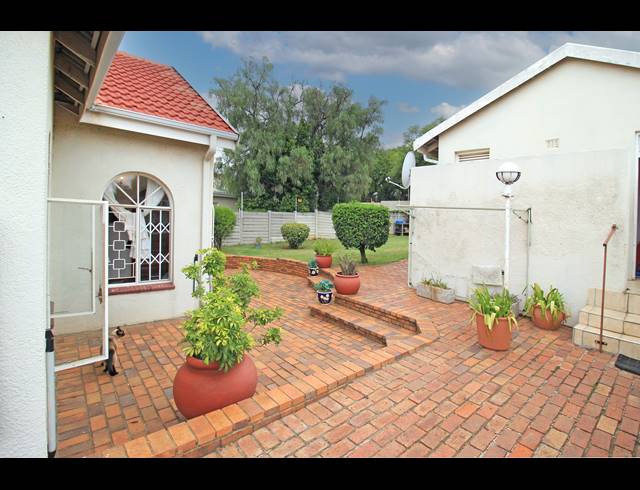 3 BEDROOM HOUSE FOR SALE IN KENSINGTON